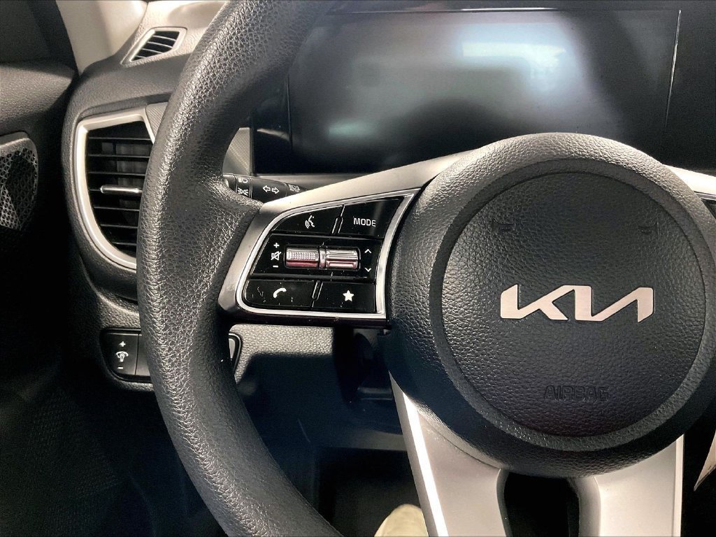 Used 2025 Kia Seltos LX AWD/4WD image 21