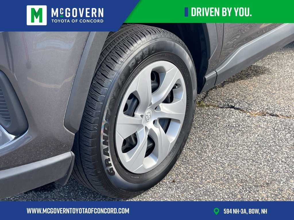 Used 2024 Toyota RAV4 LE AWD/4WD image 9