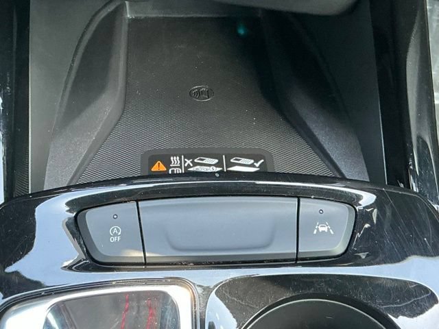 Used 2024 Chevrolet Trax RS w/ Sunroof Package FWD image 25
