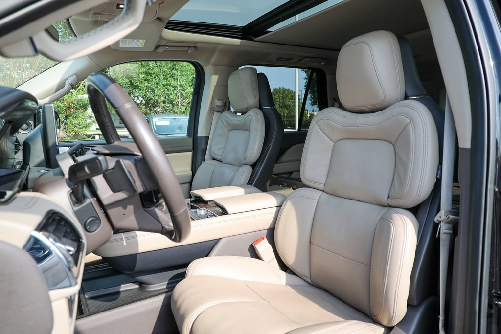 Certified 2022 Lincoln Navigator Reserve AWD/4WD image 29