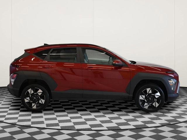 Used 2025 Hyundai Kona SEL image 2
