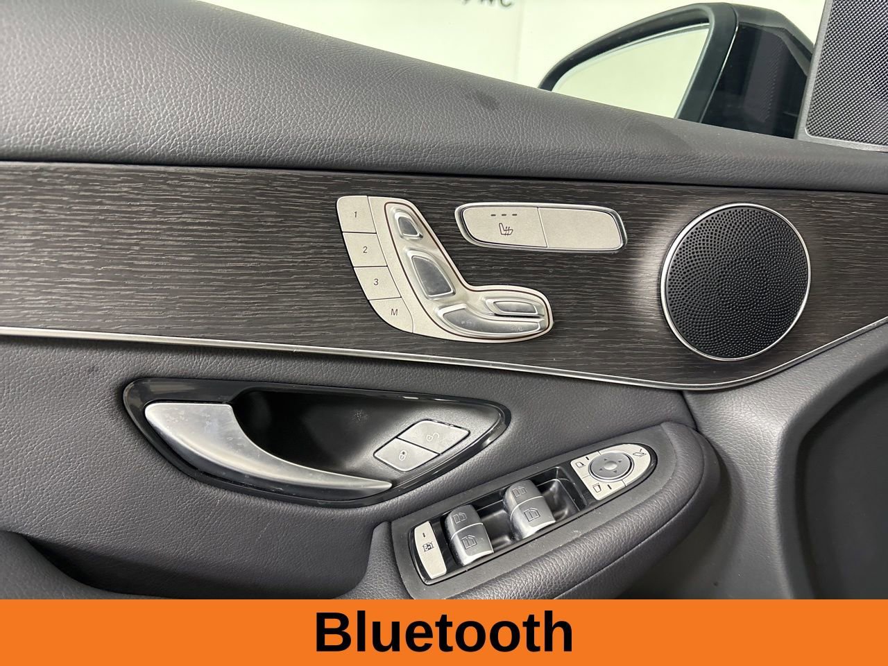 Used 2022 Mercedes-Benz GLC 300 4MATIC w/ Premium Package Lite image 10