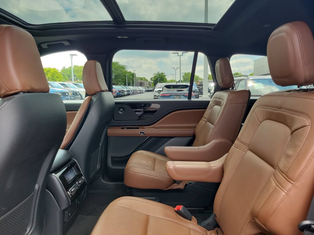 Certified 2021 Lincoln Aviator Reserve w/ Equipment Group 201A AWD/4WD image 14