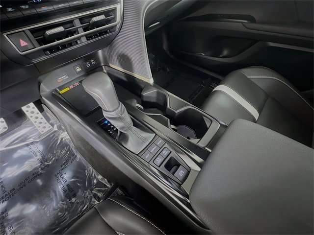 Used 2025 Toyota Camry SE image 24