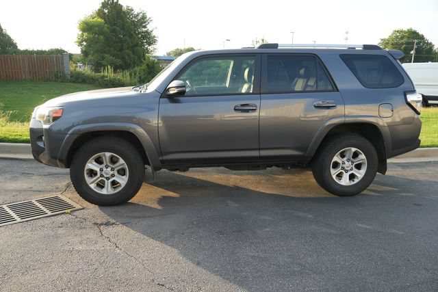 Used 2023 Toyota 4Runner SR5 Premium w/ Moonroof Package RWD image 4