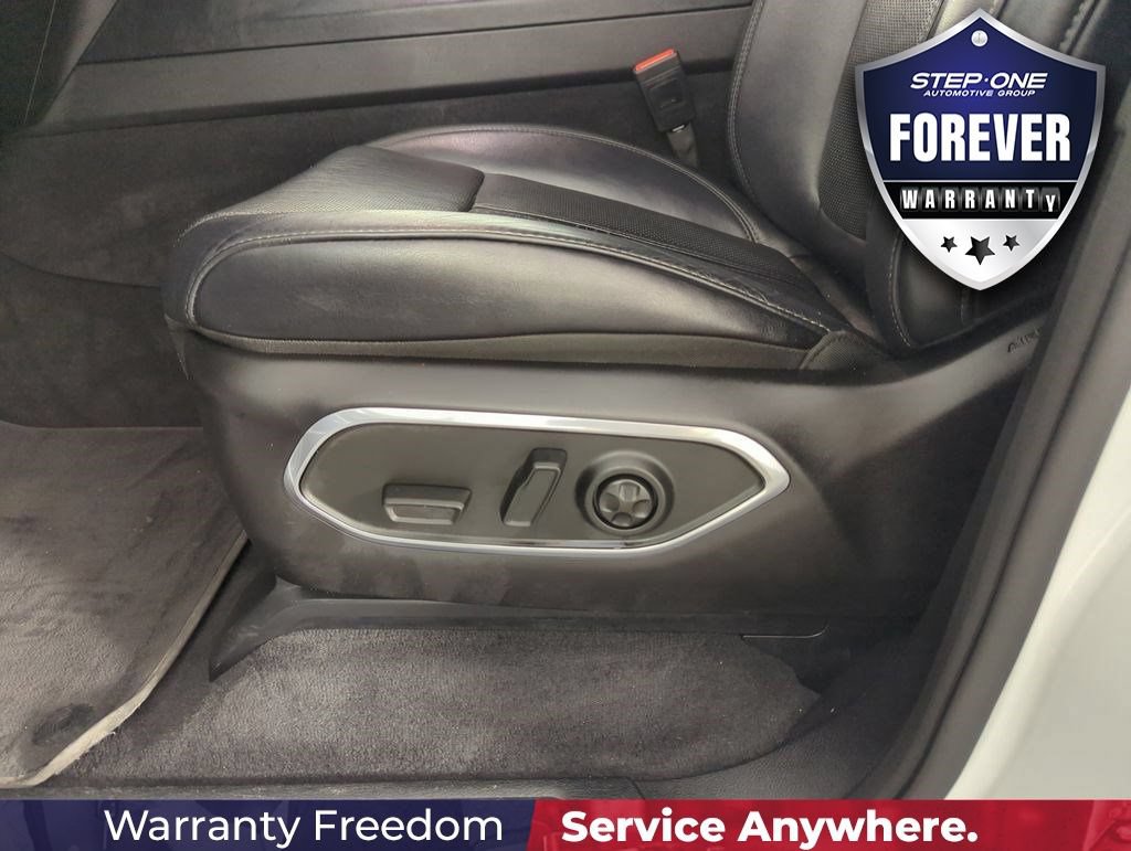 Used 2024 Jeep Wagoneer Series II w/ Flexible Seating Group RWD image 13