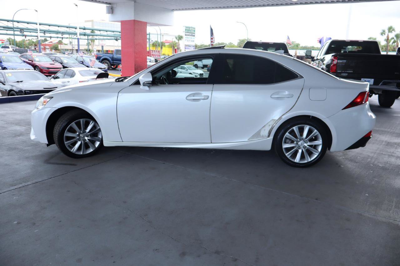 Used 2016 Lexus IS 200t RWD image 10