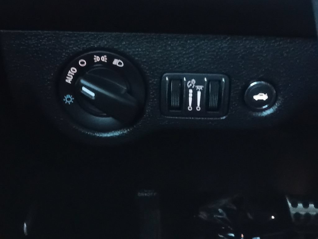 Used 2022 Dodge Challenger SRT Hellcat RWD image 12