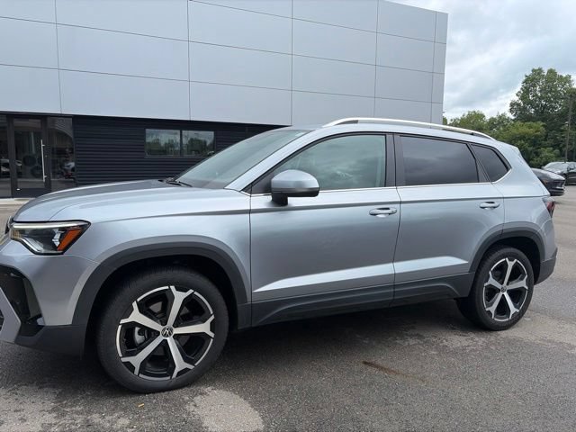 Used 2025 Volkswagen Taos SEL AWD/4WD image 7