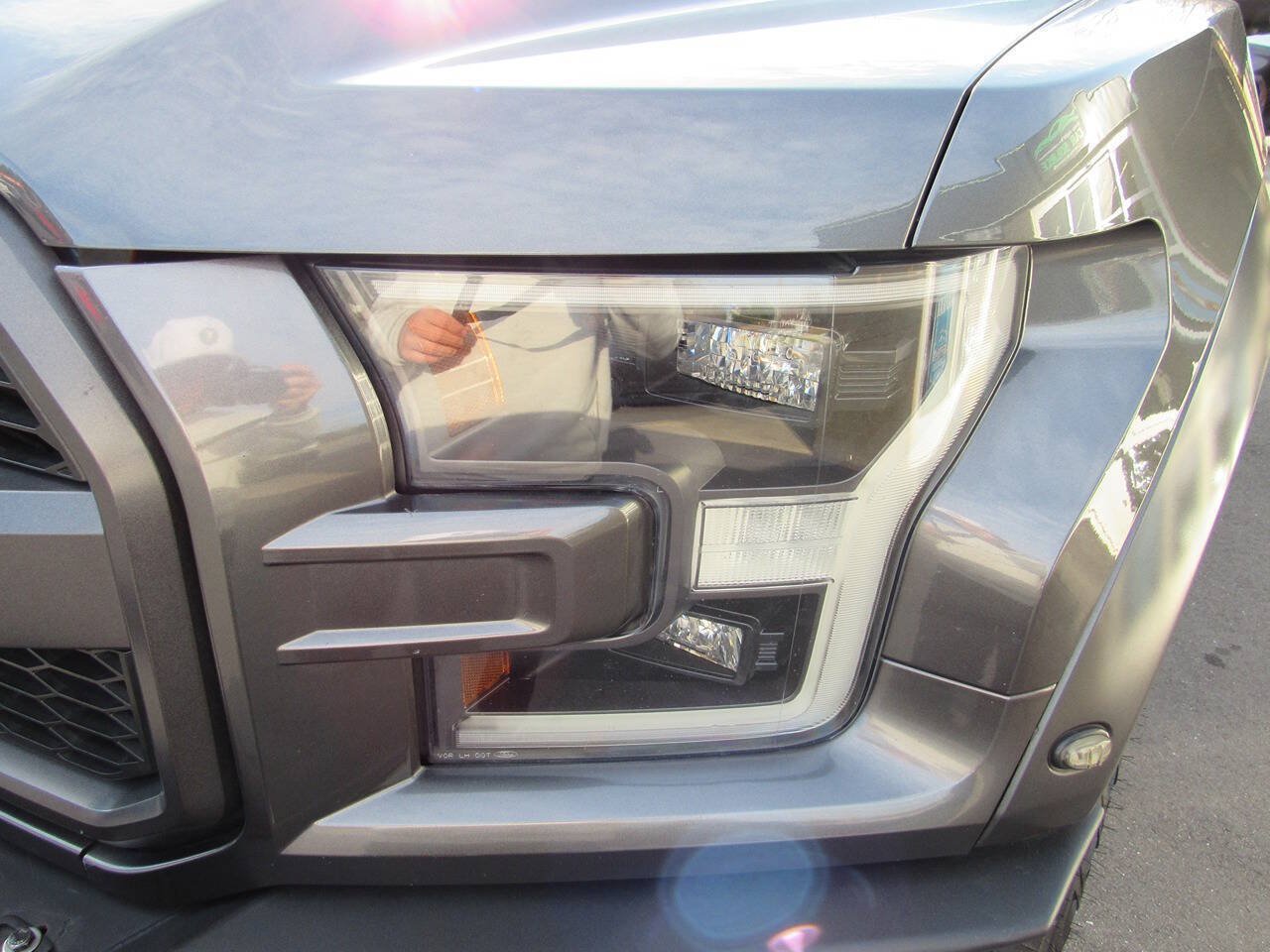 Used 2019 Ford F150 Raptor w/ Equipment Group 802A Luxury AWD/4WD image 11