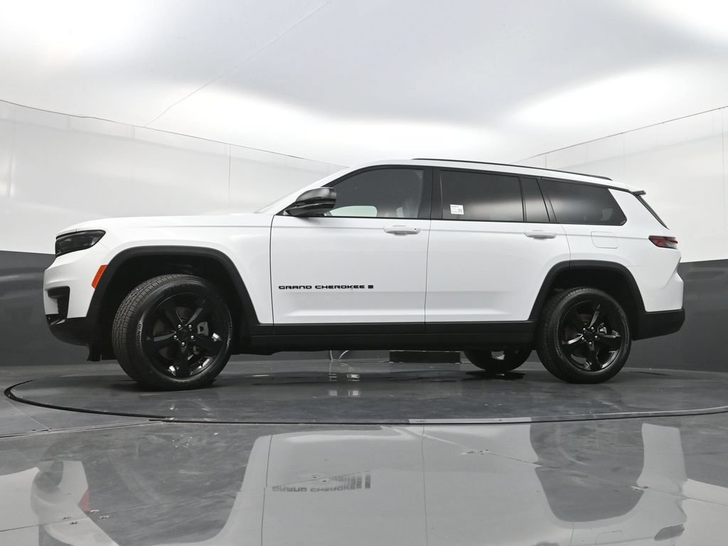Used 2024 Jeep Grand Cherokee L Altitude AWD/4WD image 31