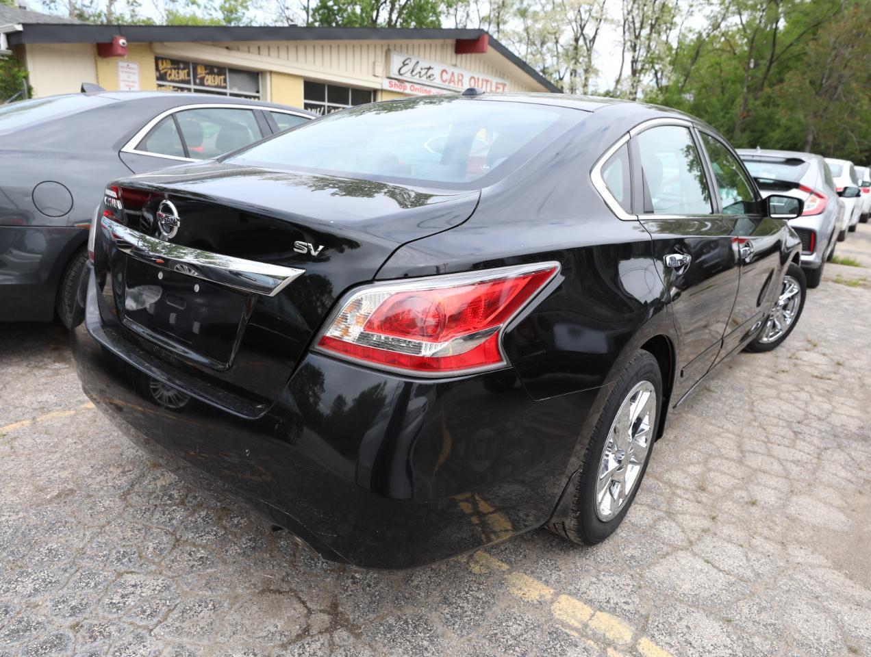Used 2015 Nissan Altima 2.5 SV FWD image 6