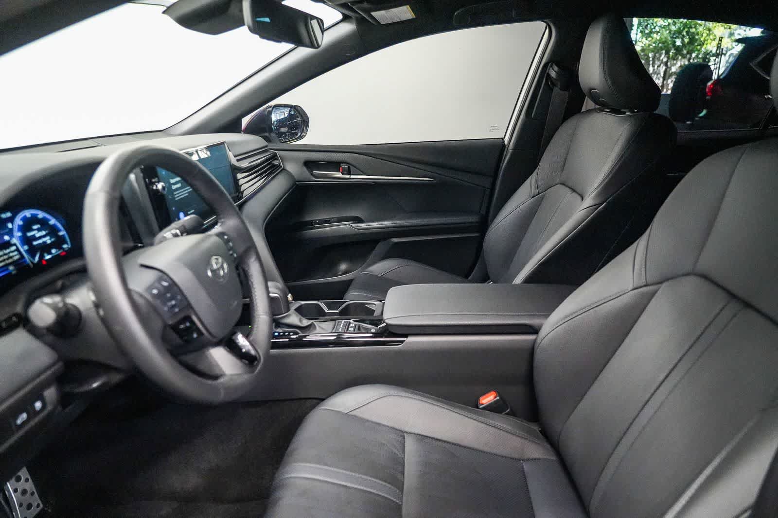Used 2025 Toyota Camry XSE AWD/4WD image 17