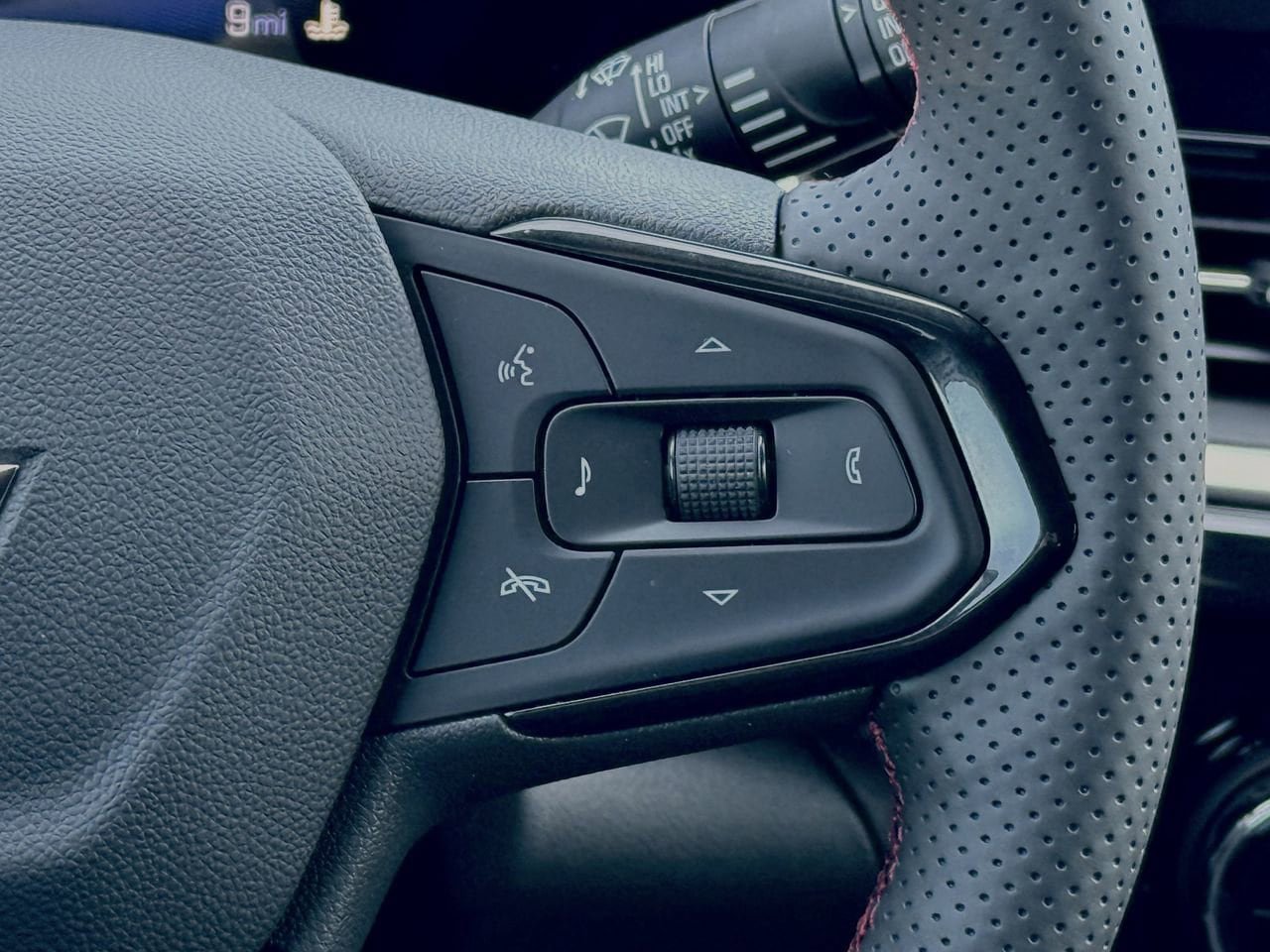 New 2026 Chevrolet Trax RS w/ Sunroof Package FWD image 13