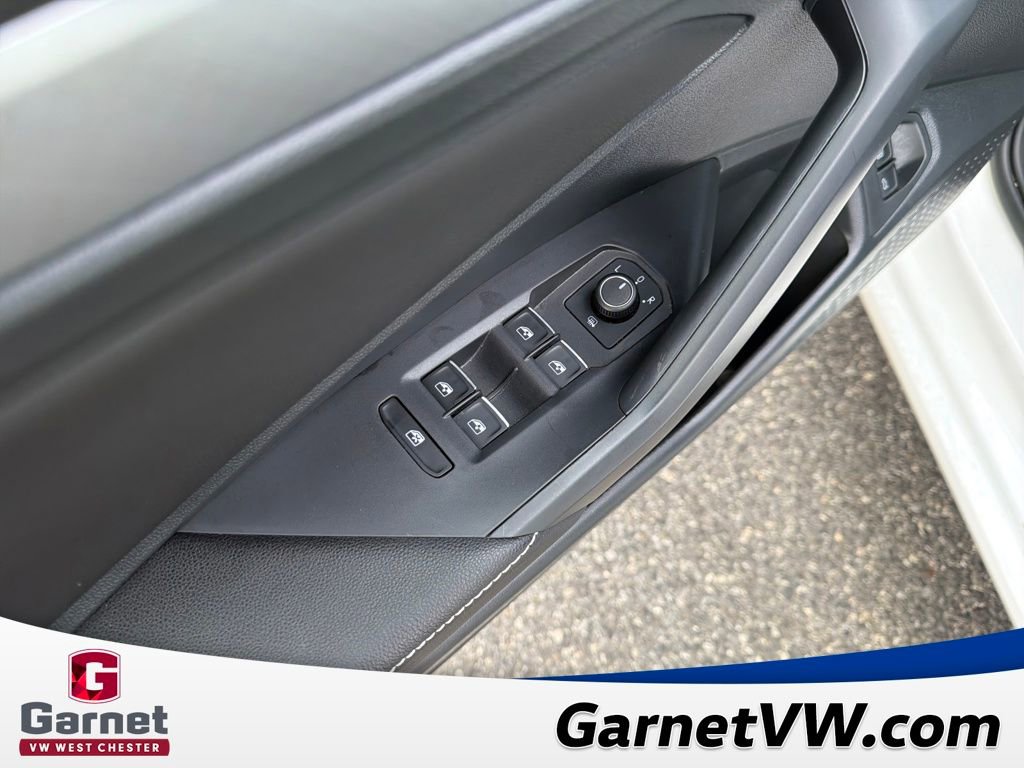 Certified 2023 Volkswagen Jetta SE image 12