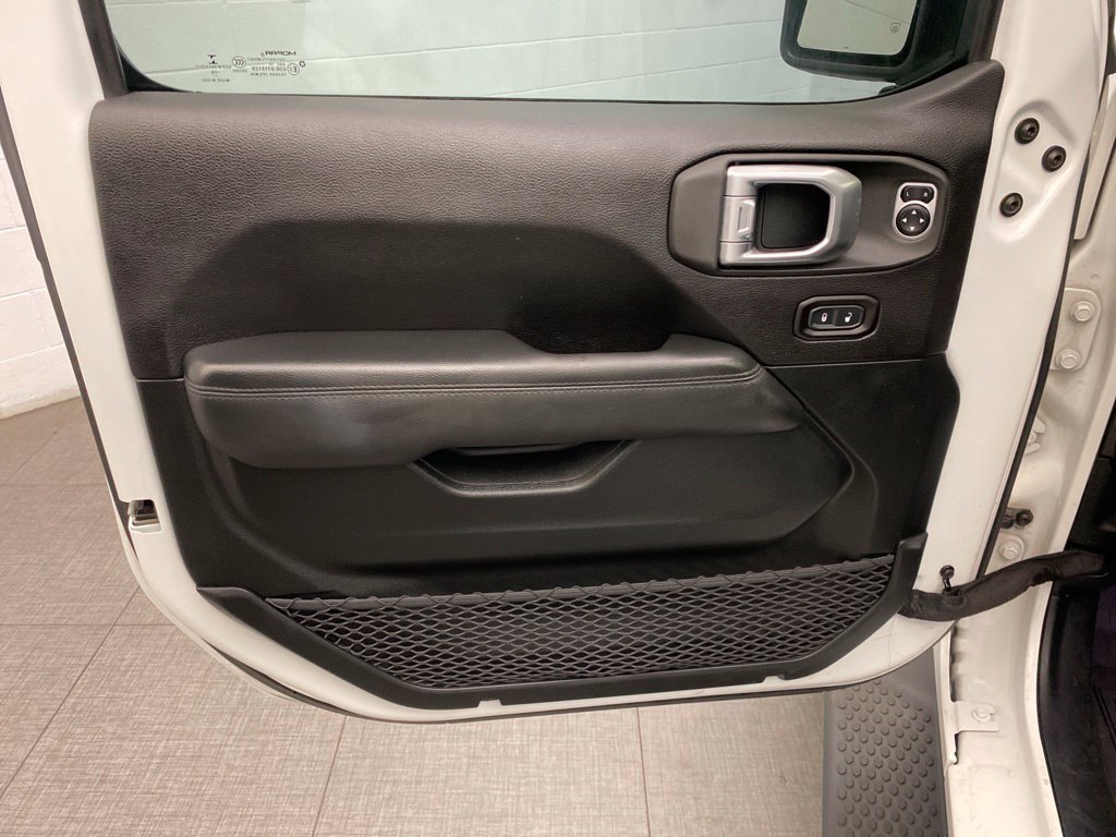 Used 2019 Jeep Wrangler Unlimited Sahara AWD/4WD image 20
