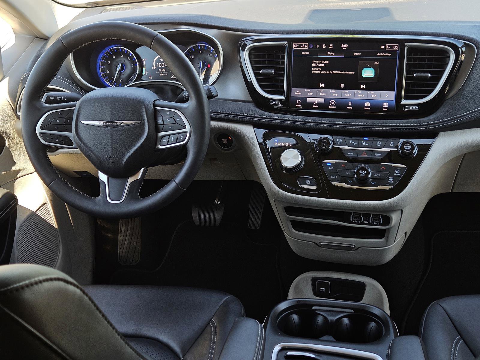 Used 2024 Chrysler Pacifica Touring-L FWD image 19