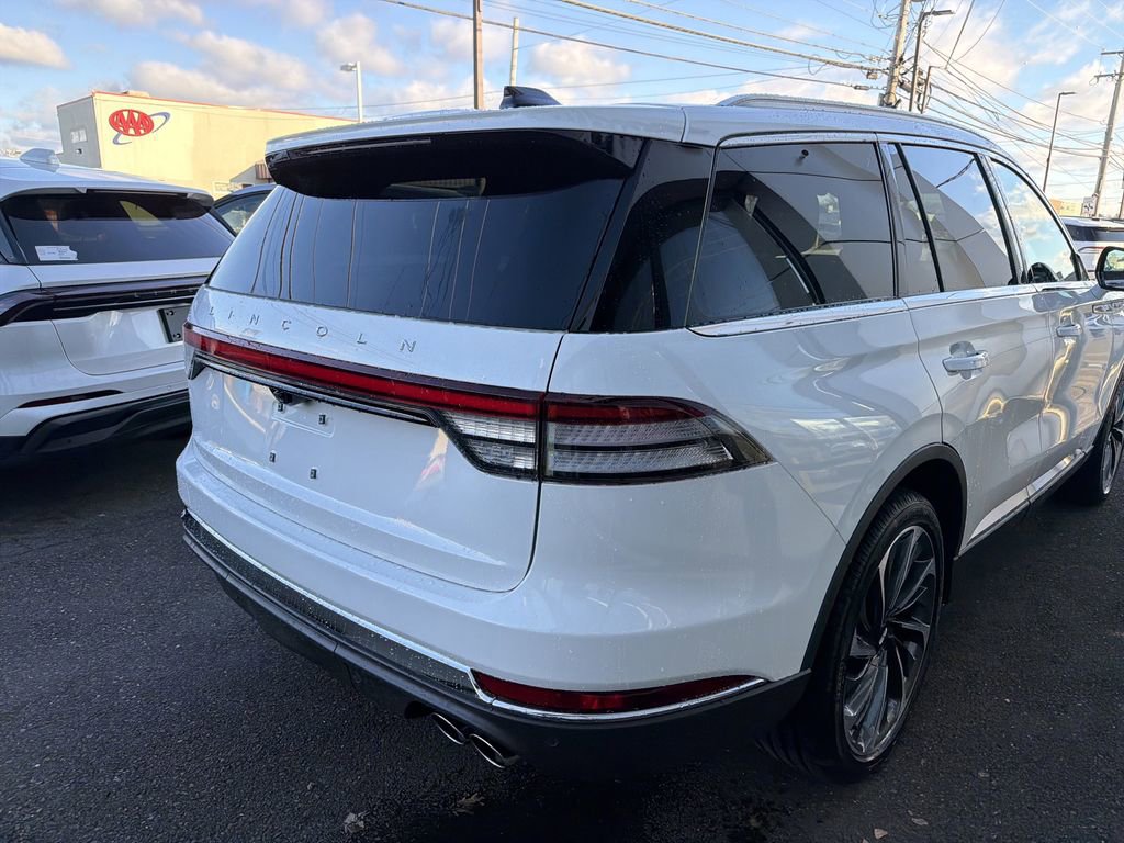 New 2026 Lincoln Aviator Reserve image 3