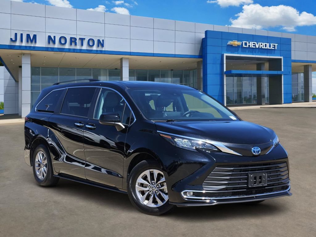 Used 2024 Toyota Sienna XLE