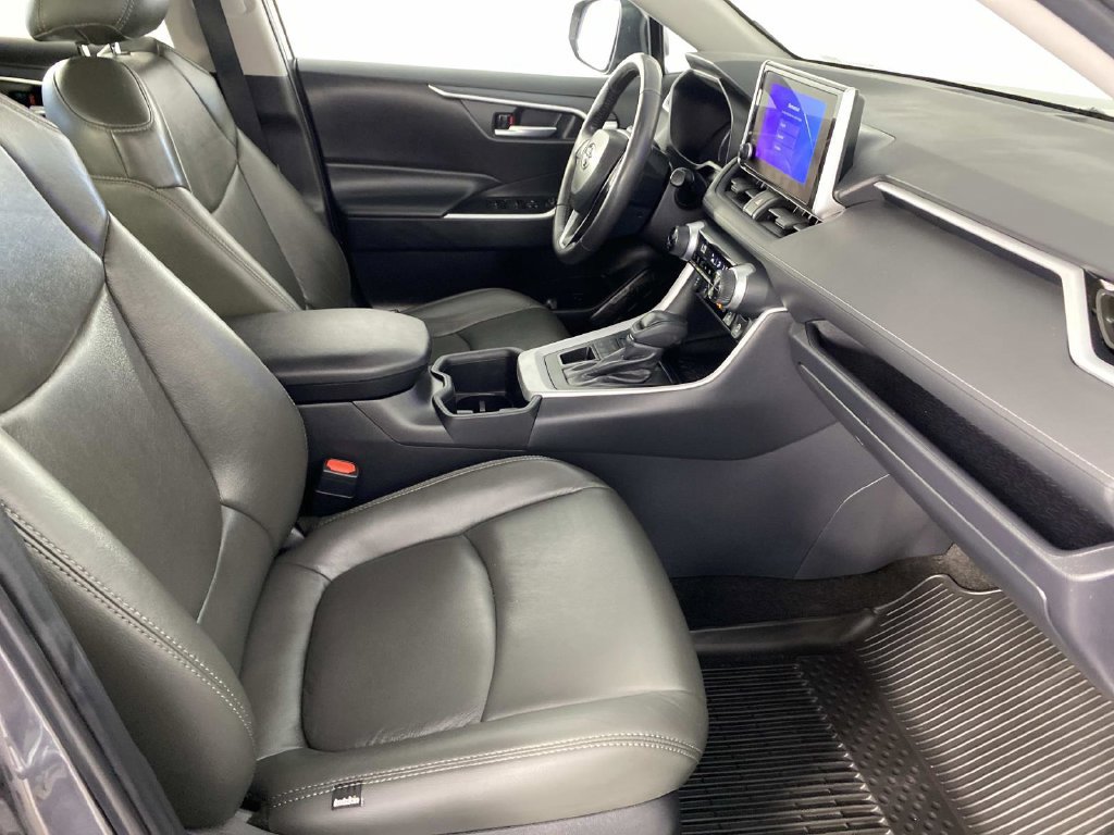 Used 2025 Toyota RAV4 XLE w/ Convenience Package AWD/4WD image 10