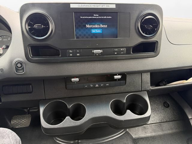 Used 2020 Mercedes-Benz Sprinter 2500 image 11