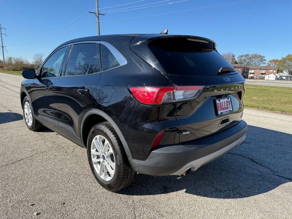 Used 2022 Ford Escape SE w/ Cold Weather Package image 10