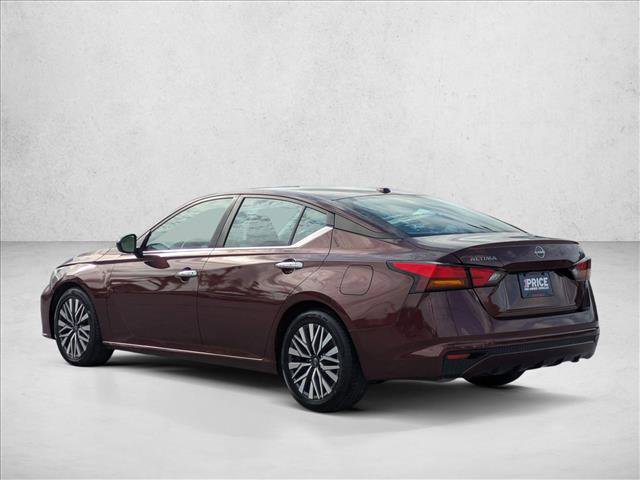 Used 2024 Nissan Altima 2.5 SV FWD image 8