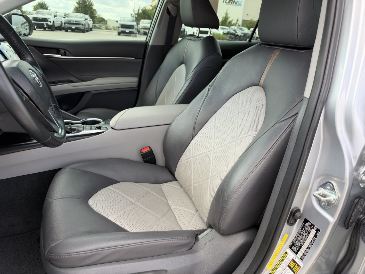 Used 2018 Toyota Camry XLE FWD image 27