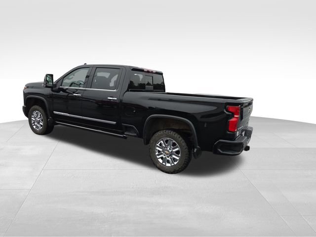Used 2024 Chevrolet Silverado 3500 High Country w/ High Country Premium Package image 3