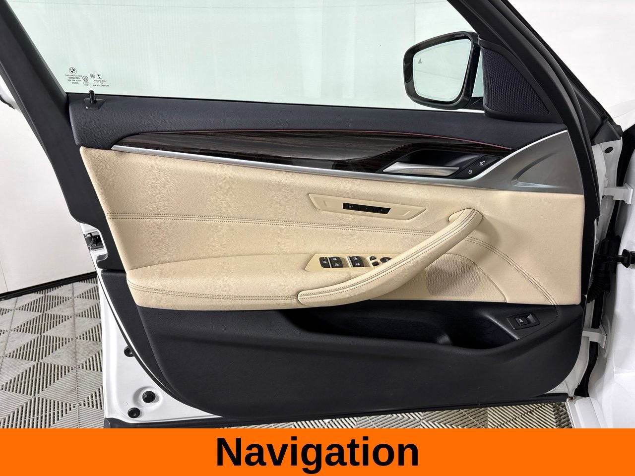 Used 2023 BMW 530i w/ Convenience Package RWD image 10