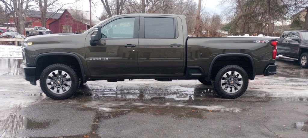 Used 2023 Chevrolet Silverado 2500 Custom w/ Custom Convenience Package image 4