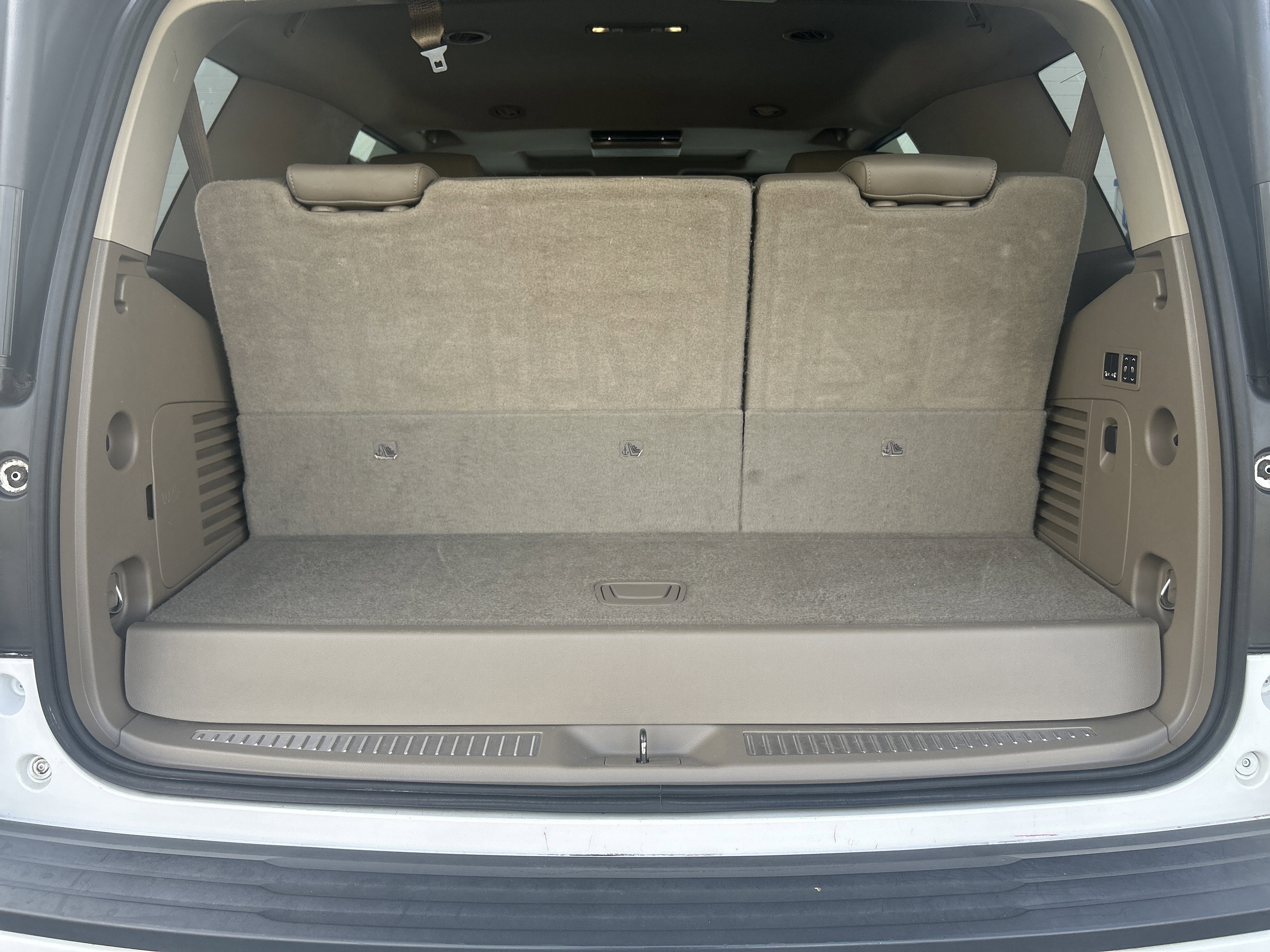 Used 2016 GMC Yukon SLT w/ Open Road Package AWD/4WD image 33