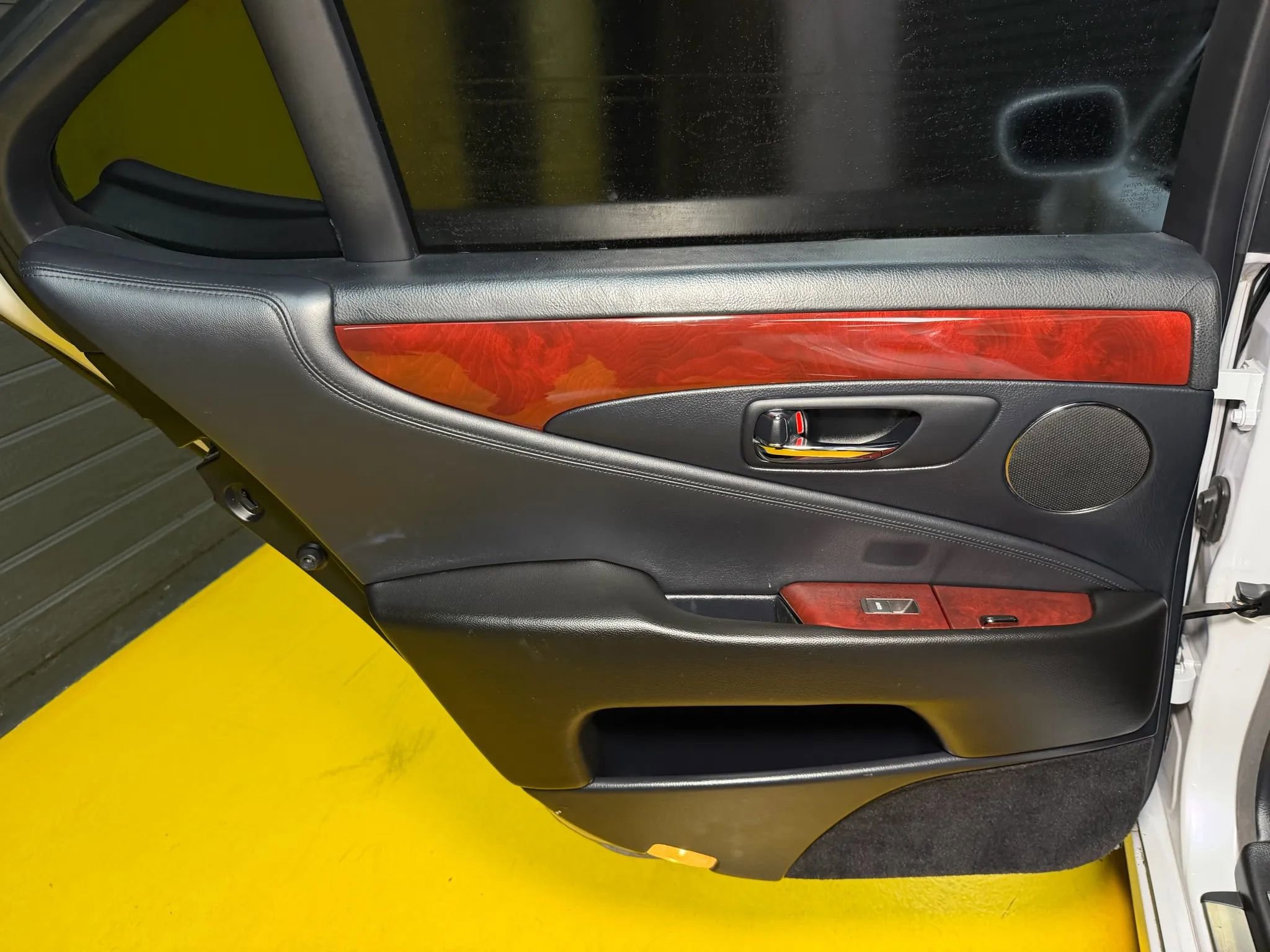 Used 2008 Lexus LS 460 image 16