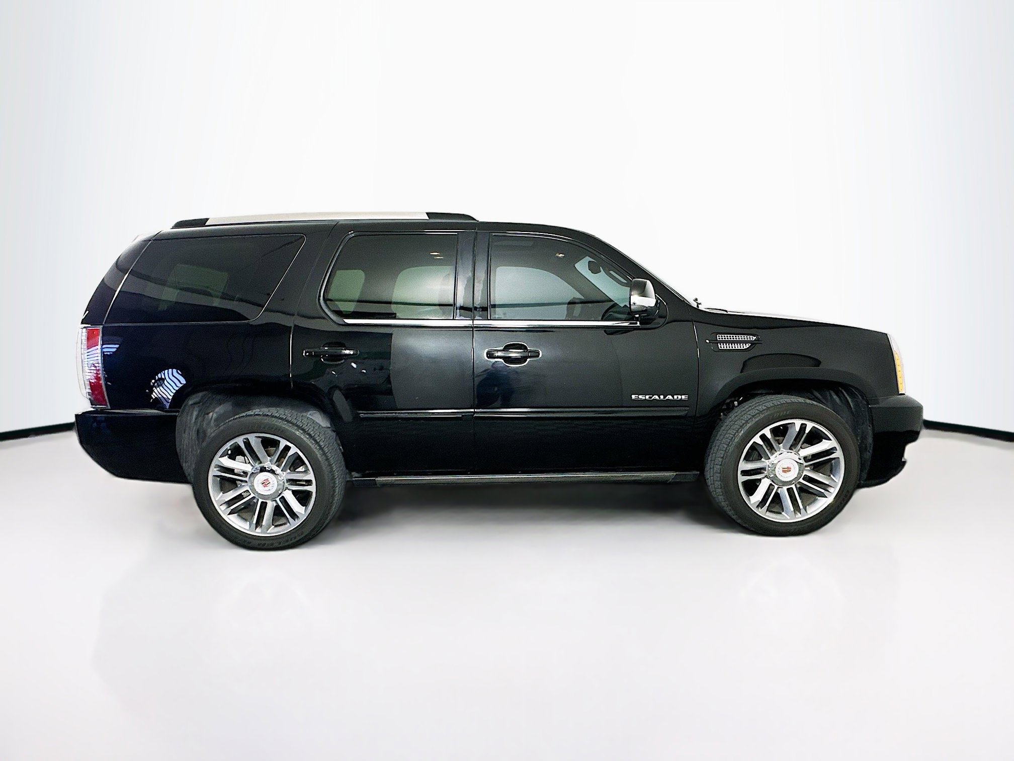 Used 2014 Cadillac Escalade Premium AWD/4WD image 10
