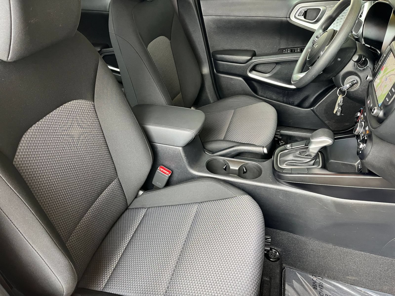 Used 2025 Kia Soul LX w/ LX Technology Package FWD image 36