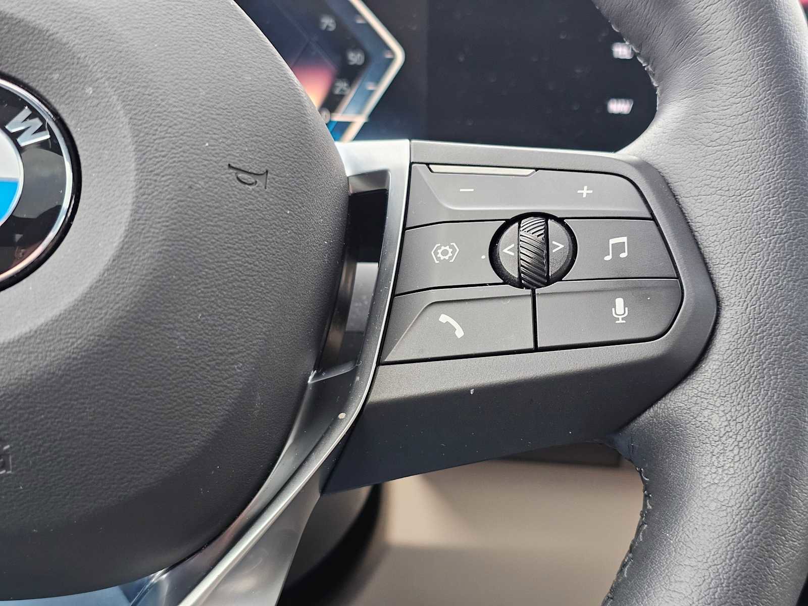 Used 2025 BMW X1 xDrive28i w/ Convenience Package image 32