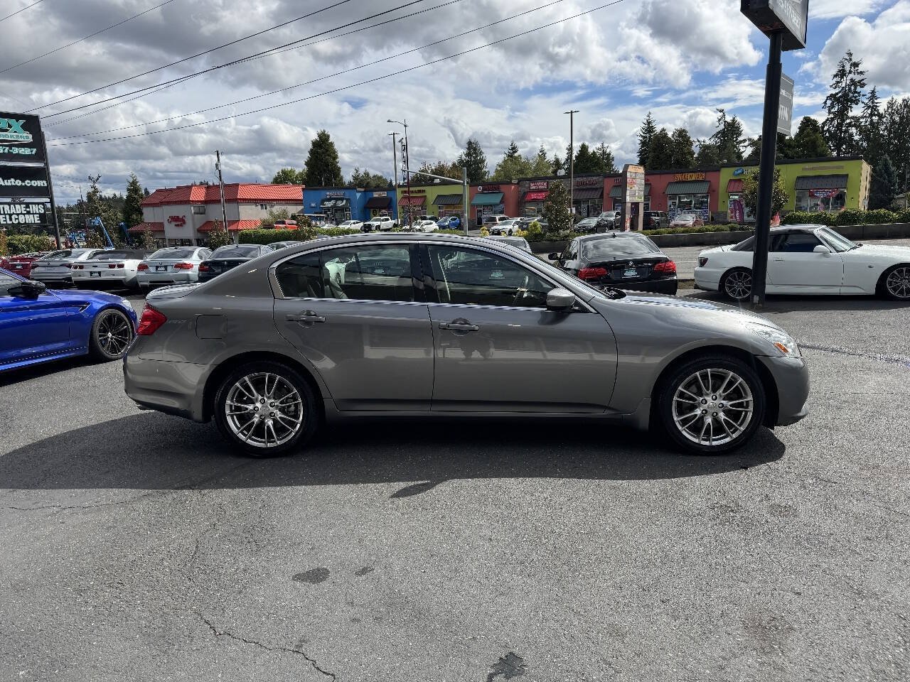 Used 2013 INFINITI G37 x Sedan w/ Premium Pkg AWD/4WD image 6