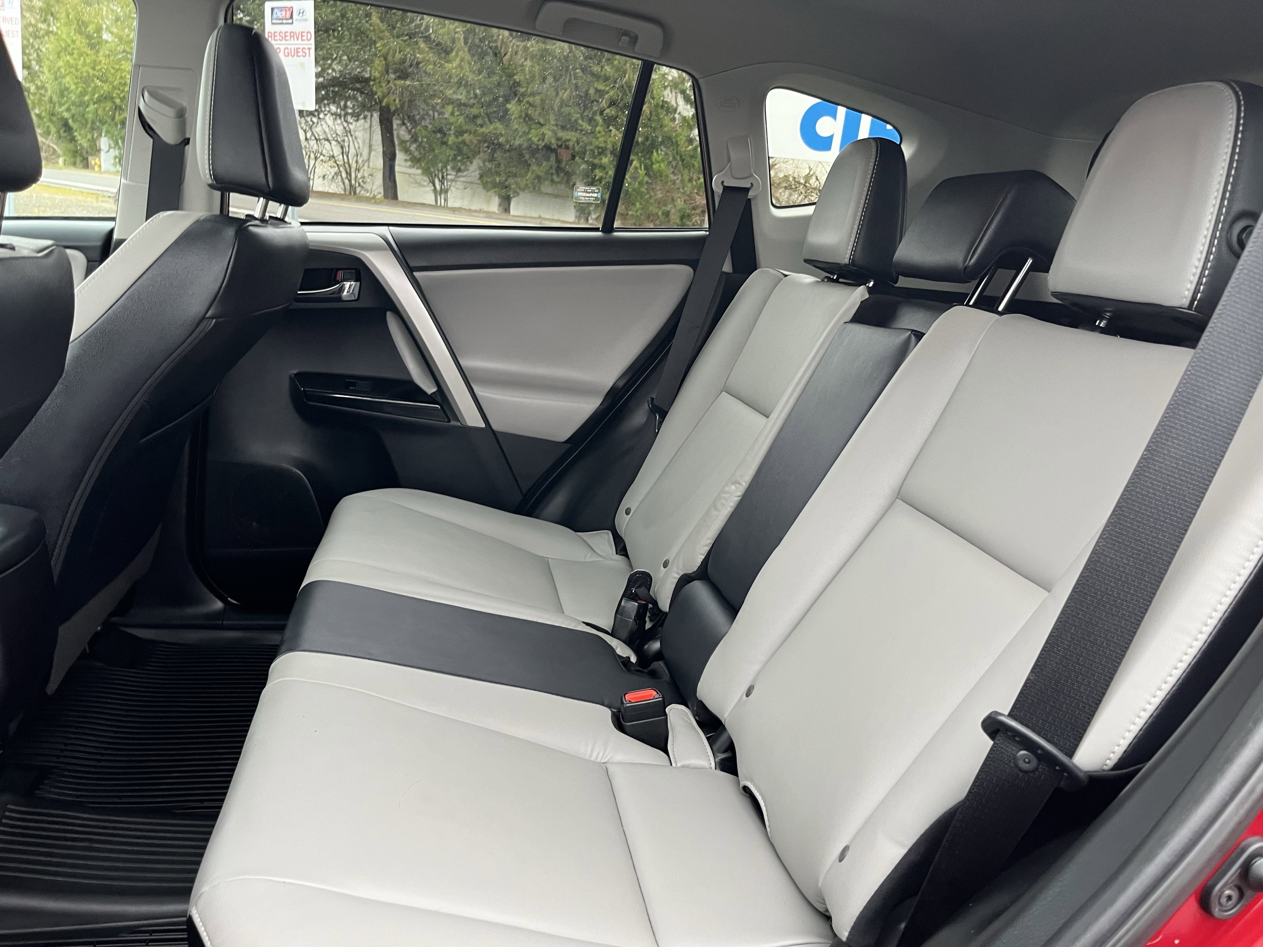 Used 2018 Toyota RAV4 Limited w/ Advanced Technology Package image 14