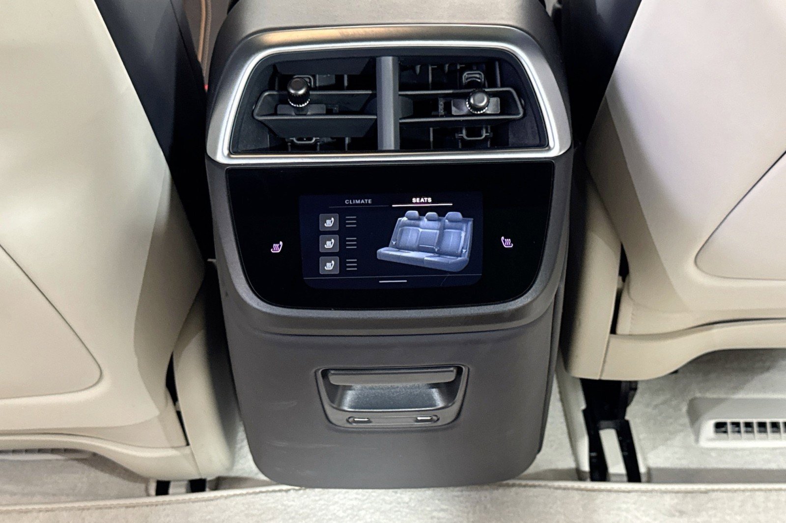 Used 2022 Lucid Air Grand Touring image 22