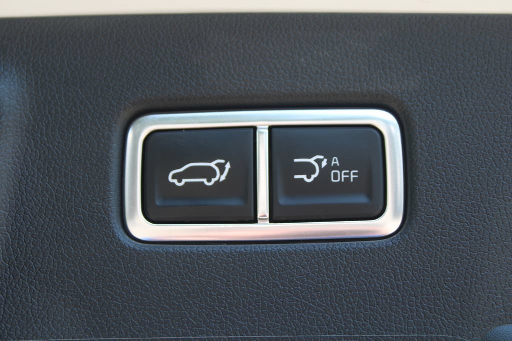 Certified 2025 Kia Sorento EX w/ Panoramic Sunroof Package FWD image 12
