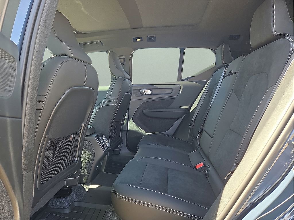 New 2026 Volvo XC40 B5 Ultra w/ Protection Package Premier AWD/4WD image 15