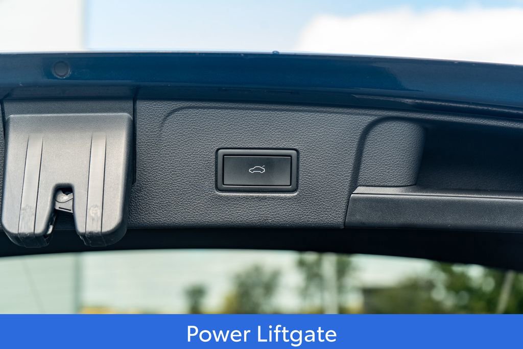 Used 2023 Volkswagen Atlas SEL image 11