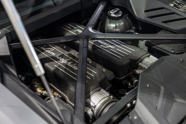 Used 2022 Lamborghini Huracan EVO RWD image 29