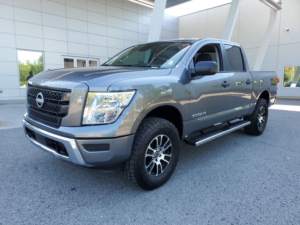 Certified 2024 Nissan Titan SV AWD/4WD image 2