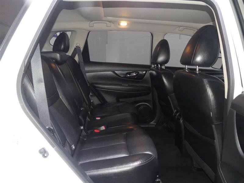 Used 2018 Nissan Rogue SL w/ Premium Package image 28