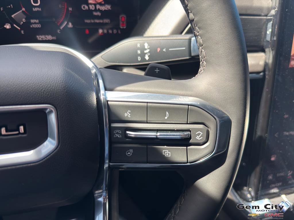 Used 2025 GMC Yukon XL Denali w/ Sun & Power Step Package AWD/4WD image 32