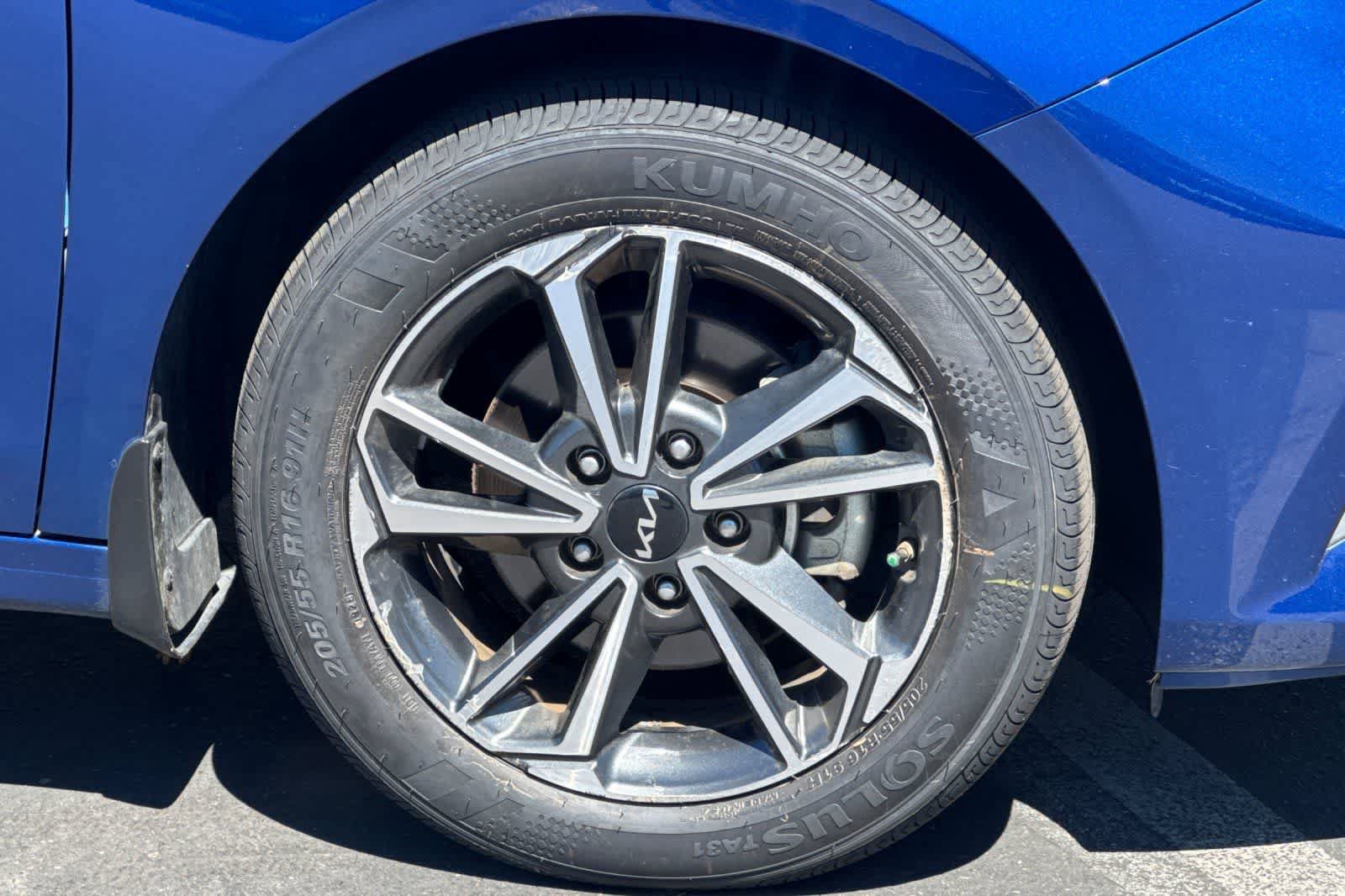 Used 2023 Kia Forte LXS FWD image 27