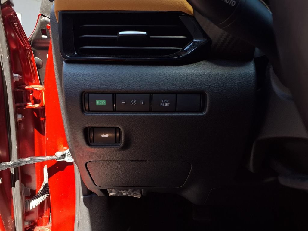 Used 2025 Nissan Sentra SV w/ SV Premium Package FWD image 15
