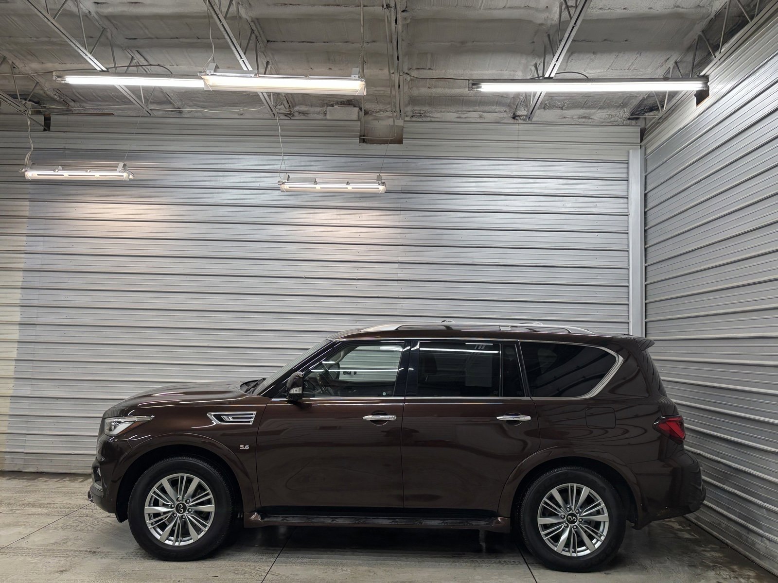 Used 2019 INFINITI QX80 Luxe w/ Proassist Package image 9