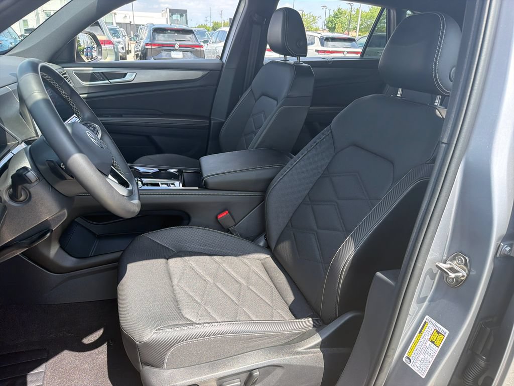 Certified 2024 Volkswagen Atlas Cross Sport SE AWD/4WD image 7